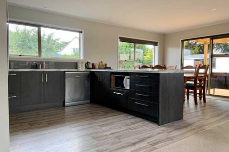 Photo of property in 317 Shakespeare Street, Leamington, Cambridge, 3432