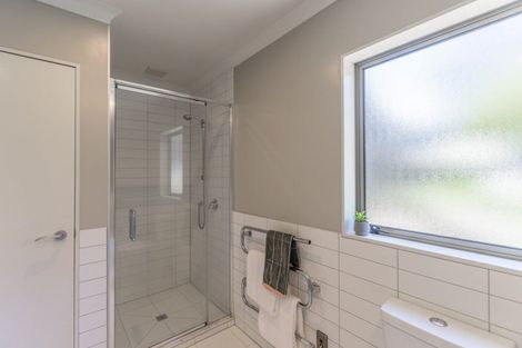 Photo of property in 8 Springhaven Lane, Paraparaumu, 5032