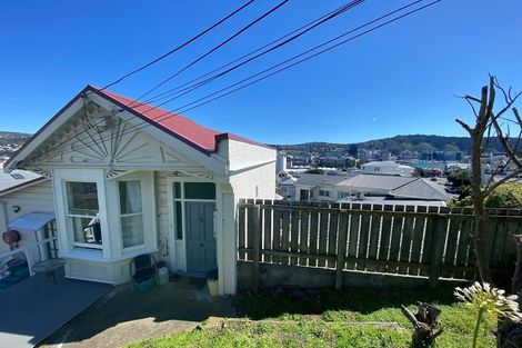 Photo of property in 25a Earls Terrace, Mount Victoria, Wellington, 6011