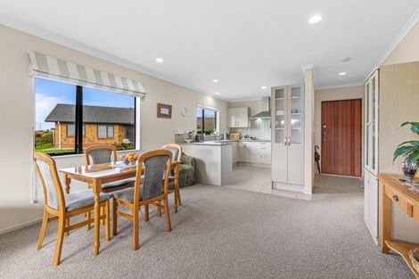 Photo of property in Waimanu Bay Village, 17/1 Piriti Drive, Te Atatu Peninsula, Auckland, 0610