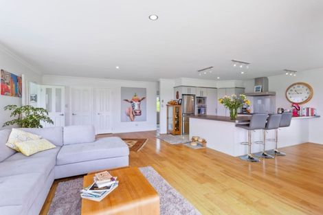 Photo of property in 135a Hutchinson Road, Helensville, 0875