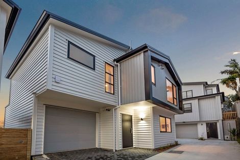 Photo of property in 33c Garadice Road, Rothesay Bay, Auckland, 0630