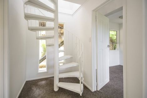 Photo of property in 29 Warner Park Avenue, Laingholm, Auckland, 0604