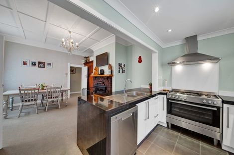 Photo of property in 53 Disraeli Street, Hawera, 4610