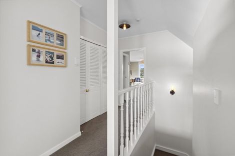 Photo of property in 53 Seaview Road, Paremata, Porirua, 5024