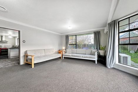 Photo of property in 2/37 Karnak Crescent, Russley, Christchurch, 8042