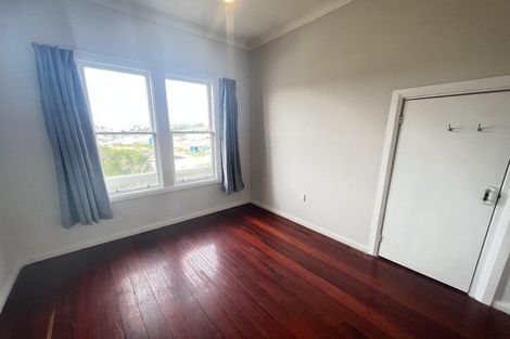 Photo of property in 92 Rolleston Street, Mount Cook, Wellington, 6021