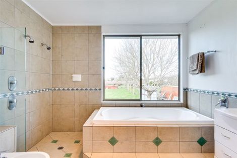 Photo of property in 22 Shanly Street, Waipawa, 4210