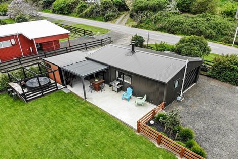 Photo of property in 27 Pawsons Valley Road, Duvauchelle, 7581