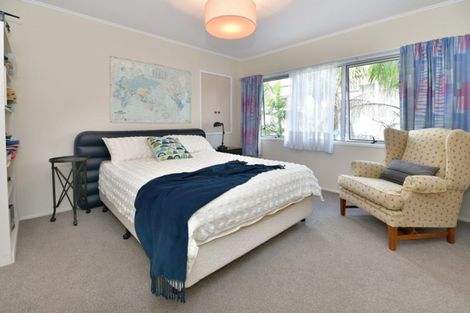 Photo of property in 98 Vipond Road, Stanmore Bay, Whangaparaoa, 0932