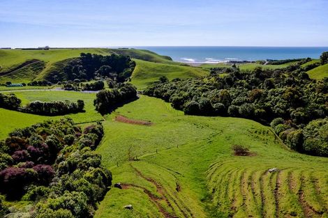 Photo of property in Tapuae, 1 Washer Road, Omata, New Plymouth, 4374