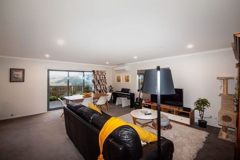 Photo of property in 227 Mark Avenue, Grenada Village, Wellington, 6037