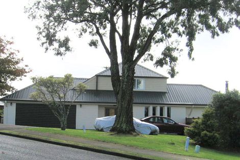 Photo of property in 2 Callender Place, Shelly Park, Auckland, 2014