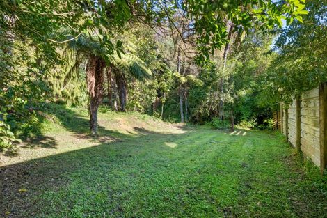 Photo of property in 33 Milton Terrace, Picton, 7220