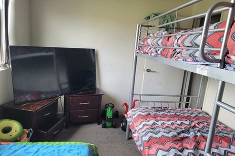 Photo of property in 10d Kelkirk Street, Kelston, Auckland, 0602