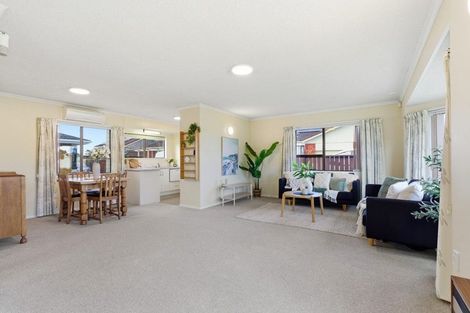 Photo of property in 6a Compton Place, Mount Maunganui, 3116