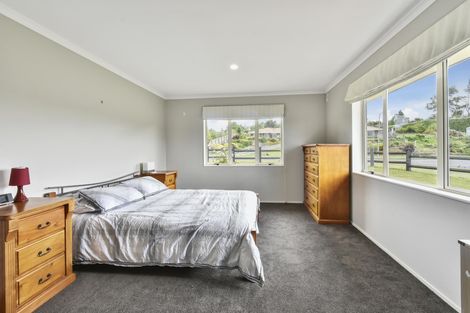 Photo of property in 1 Frank Knight Place, Waiuku, 2123