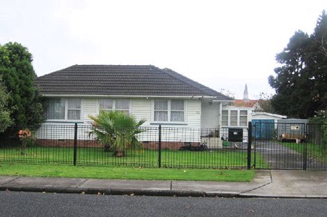 Photo of property in 32 Sunnyside Crescent, Papatoetoe, Auckland, 2025