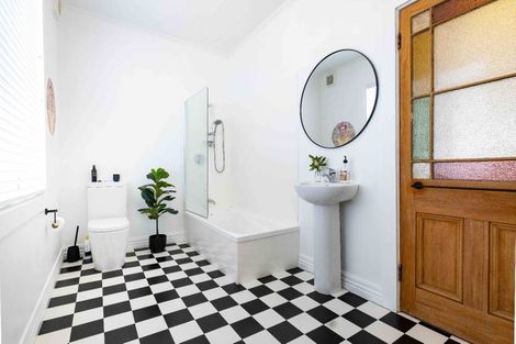 Photo of property in 4 Kinross White Street, Napier South, Napier, 4110