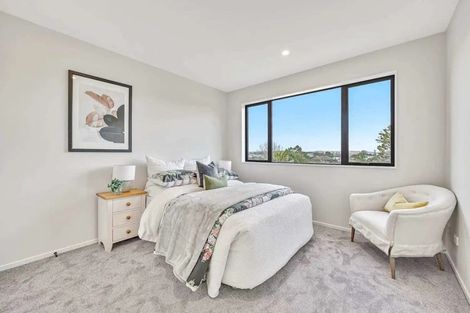 Photo of property in 29c Rotoiti Avenue, Pakuranga Heights, Auckland, 2010