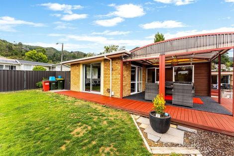 Photo of property in 17 Zeala Grove, Stokes Valley, Lower Hutt, 5019