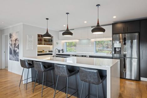 Photo of property in 60 Roberts Road, Matakatia, Whangaparaoa, 0930