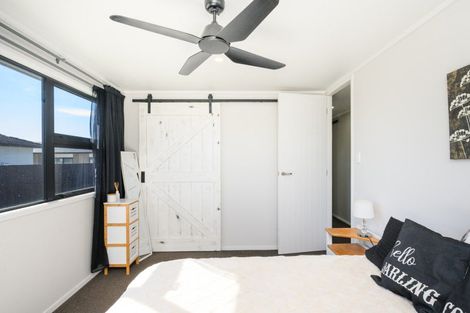 Photo of property in 7 Colonial Place, Kelvin Grove, Palmerston North, 4414