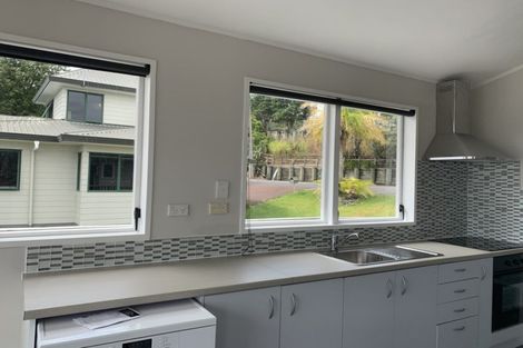 Photo of property in 214 Whangaparaoa Road, Red Beach, 0932