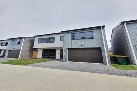 Photo of property in 425d Great South Road, Opaheke, Papakura, 2113