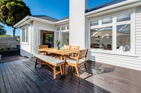 Photo of property in 23 Lucknow Terrace, Khandallah, Wellington, 6035