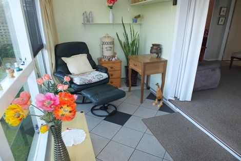 Photo of property in 27 Hennessy Street East, Foxton Beach, Foxton, 4815