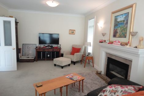 Photo of property in 12b Karetu Road, Greenlane, Auckland, 1051
