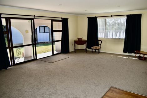 Photo of property in 8 Hewson Crescent, Otaki Beach, Otaki, 5512