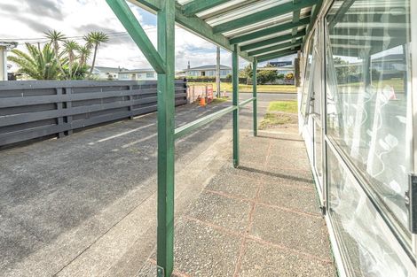 Photo of property in 19a Egmont Street, Castlecliff, Whanganui, 4501