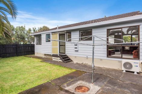 Photo of property in 2/26 Karepo Crescent, Ranui, Auckland, 0612