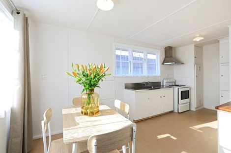 Photo of property in 404 Montgomery Street, Raureka, Hastings, 4120