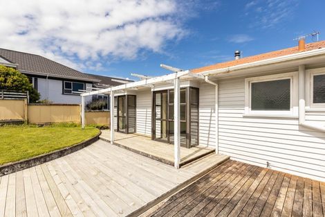 Photo of property in 56 Wallath Road, Westown, New Plymouth, 4310
