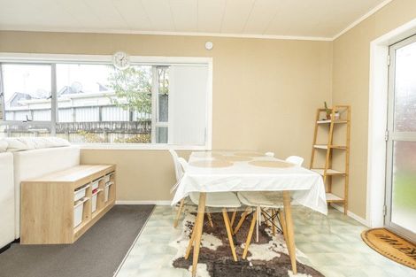 Photo of property in 2/6 Snead Place, Hamilton East, Hamilton, 3216