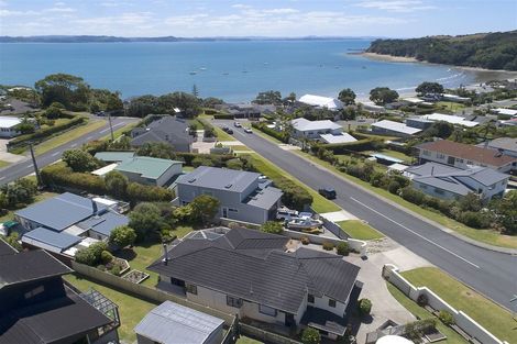 Photo of property in 6 Crown Road, Tindalls Beach, Whangaparaoa, 0930