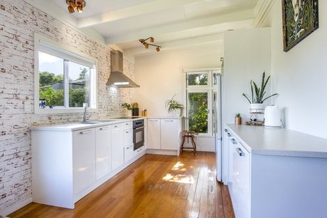 Photo of property in 37 Makiri Street, Helensville, 0800