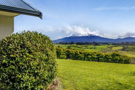 Photo of property in 311 Croydon Road, Midhirst, Stratford, 4394