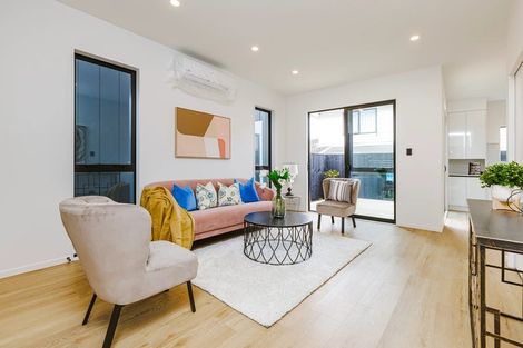 Photo of property in 697 Massey Road, Mangere, Auckland, 2022