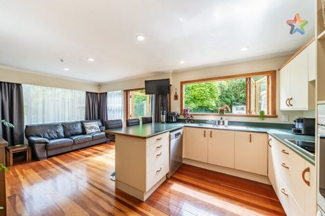 Photo of property in 21 Kennedy Grove, Stokes Valley, Lower Hutt, 5019