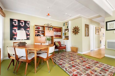 Photo of property in Victoria Court, 8/4 Queen Street, Mount Victoria, Wellington, 6011