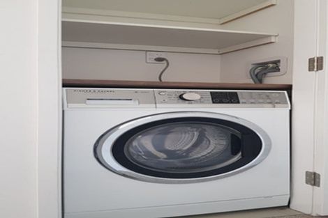 Photo of property in Alpha Apartments, 503/4 Elizabeth Street, Mount Victoria, Wellington, 6011