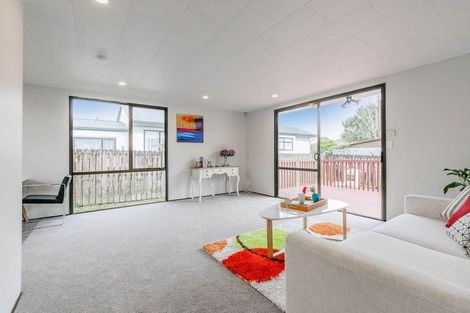 Photo of property in 2/26 Nearco Street, Randwick Park, Auckland, 2105