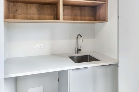 Photo of property in 6/7 Wainuiomata Road, Wainuiomata, Lower Hutt, 5014