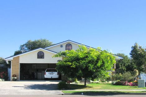 Photo of property in 22 Comeskey Grove, Elderslea, Upper Hutt, 5018