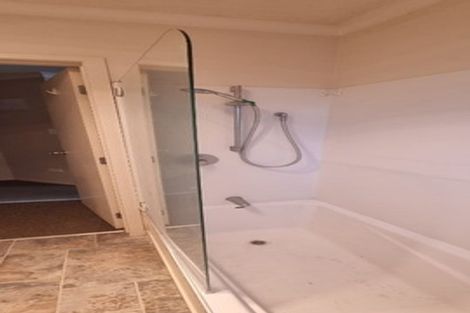 Photo of property in 10 Grierson Place, Pukekohe, 2120