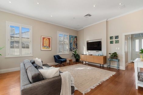 Photo of property in 21 St Aubyn Street, Devonport, Auckland, 0624